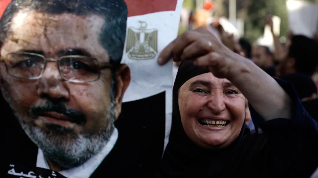 Demonstrace stoupenců svrženého prezidenta Mursího v Gíze