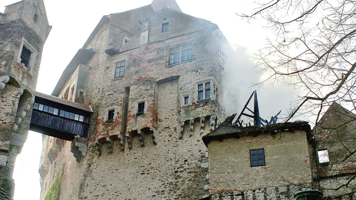 Požár hradu Pernštejn