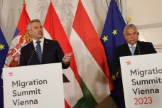 Orbán se v Rakousku chlubil svou migrační politikou, Nehammer ho za to sepsul