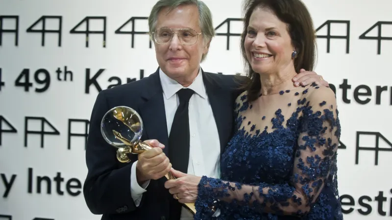 49. MFF Karlovy Vary: producentka Sherry Lansingová se svým manželem, režisérem Williamem Friedkinem, který převzal Křišťálový glóbus za přínos kinematografii