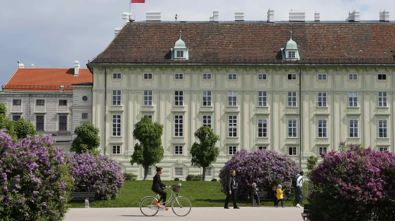 Události, komentáře: Volby do Hofburgu se budou opakovat