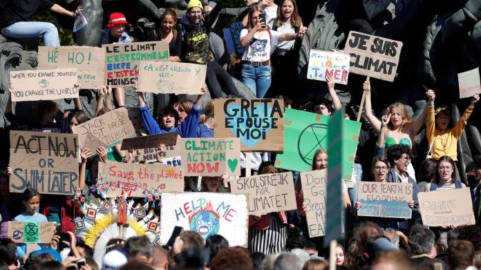 Protest za klima v Paříži