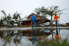 Florida řeší po hurikánu nedostatek paliva, hrozí záplavy