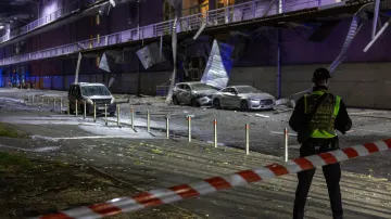 Nákupní centrum poničené ruským úderem na Kyjev