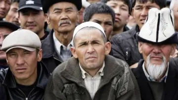 Příznivci  kyrgyzského prezidenta Kurmanbeka Bakijeva