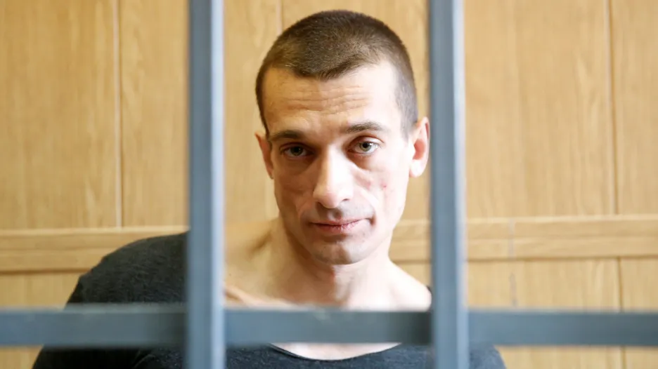 Pjotr Pavlenskij před soudem