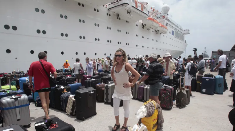 Costa Allegra v přístavu Victoria