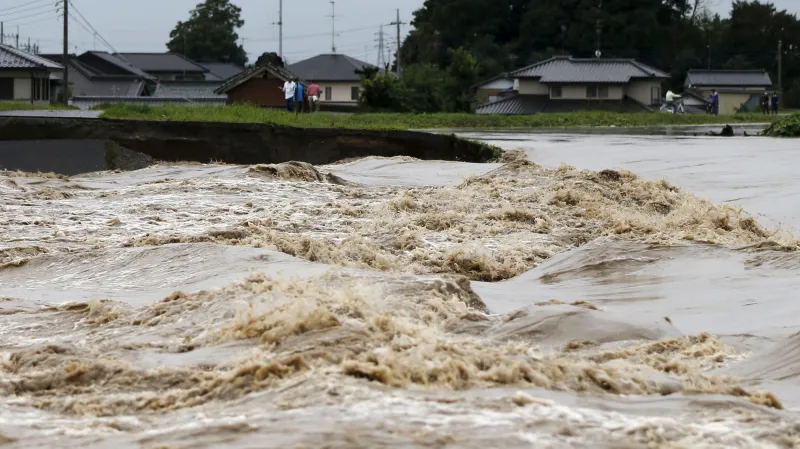 Tajfun Etau způsobil v Japonsku rozsáhlé záplavy