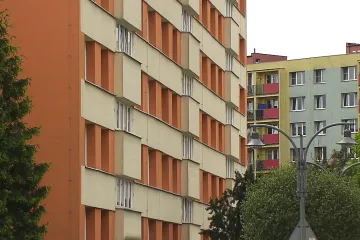 Daň z nemovitosti se někde zvýšila až pětinásobně. Majitelé ji musí zaplatit do konce května