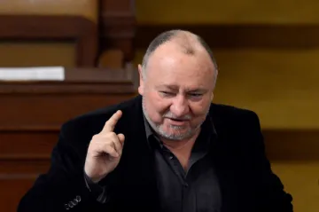 Na Jandáka přišlo sedm stížností, za urážkami mířenými na novináře si ale stojí