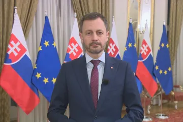 Ukrajina chce mír, to Putin musí stáhnout svá vojska, prohlásil premiér Heger v rozhovoru pro ČT
