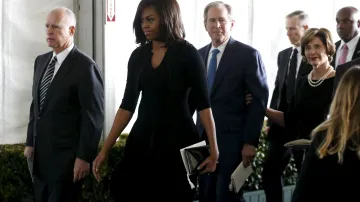 Michelle Obamová a George Bush s manželkou Laurou