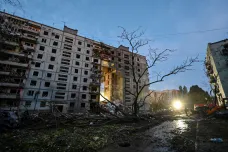 Rusové znovu útočili na obytné domy v Záporoží. Úřady hlásí desítky mrtvých či zraněných
