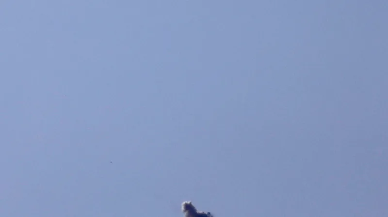 Systém Iron Dome při likvidaci střely vypálené z Pásma Gazy