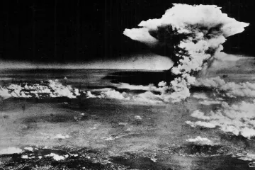 Ohnivá koule smetla vše, co jí stálo v cestě. Před 75 lety seslali Američané na Hirošimu atomovou zkázu