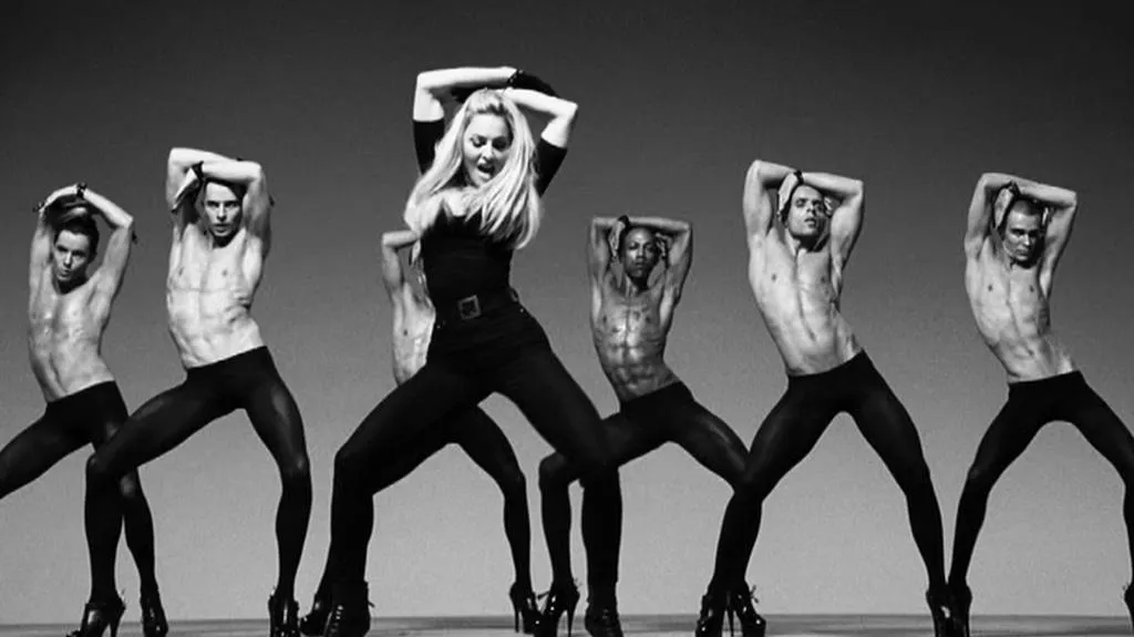 Madonna v klipu k desce MDNA
