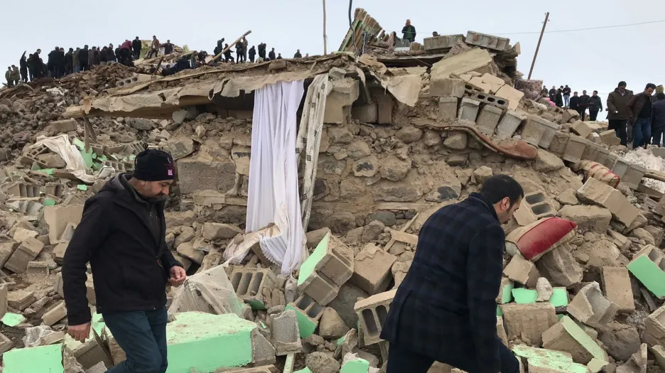 Důsledky zemětřesení v tureckém městě Van