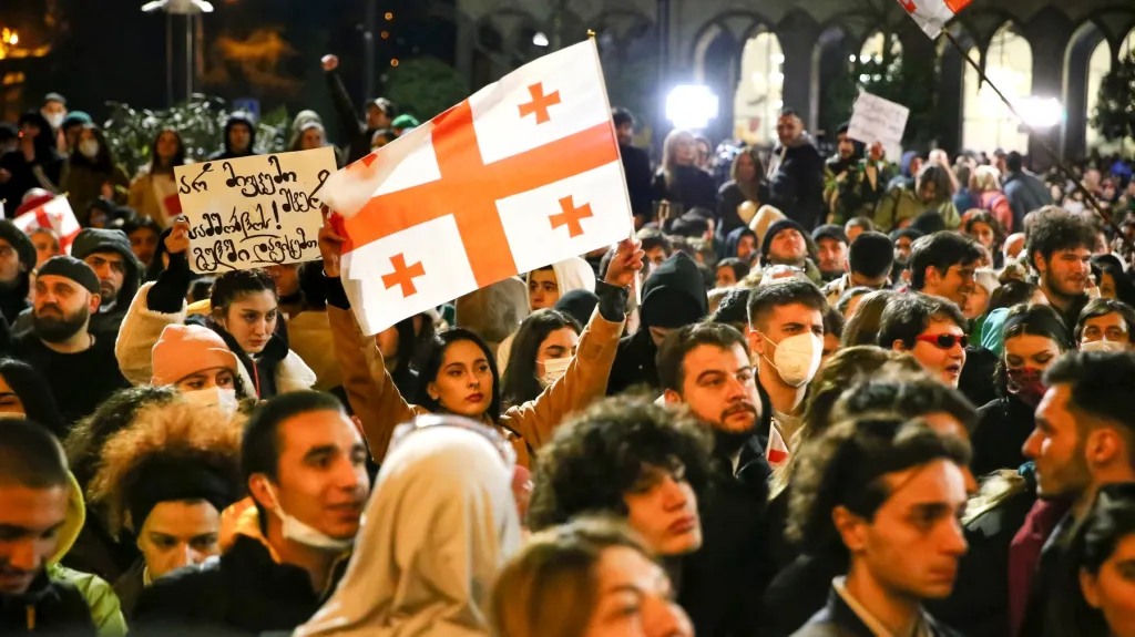 Protestující v gruzínském Tbilisi