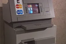 30 let zpět: Zahájení provozu prvního bankomatu