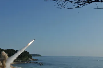 Ukrajina chce střely ATACMS, aby mohla zasahovat ruský týl. Pomoci mají i rakety Taurus, Německo ale váhá