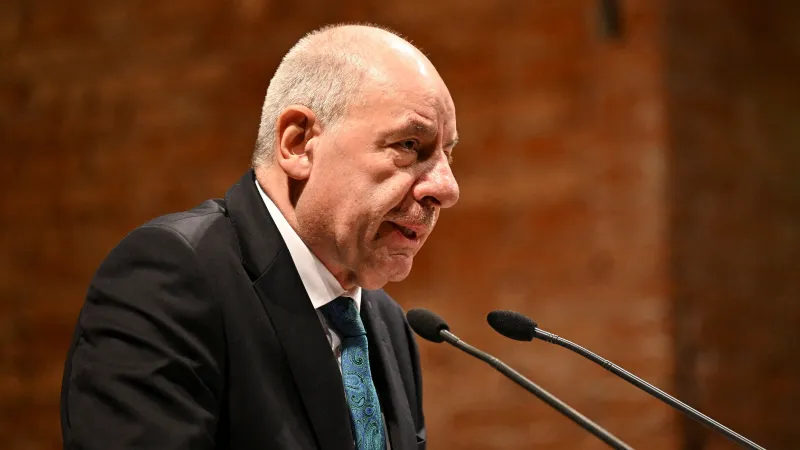 Maďarský prezident podepsal ústavní dodatek, který ukončuje jeho mandát