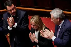 Italská vláda získala důvěru senátorů. Podporu Ukrajině slíbila Meloniová i Berlusconi