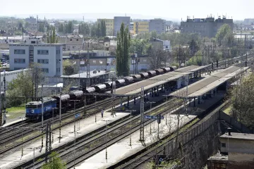 Kvůli úniku plynu evakuovali hasiči stovku lidí z židenického nádraží v Brně