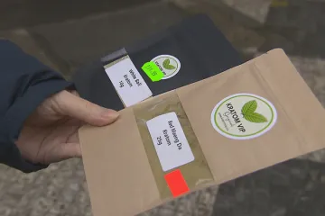 Chystají se nová pravidla prodeje kratomu. Vzorky návykové látky odhalily i salmonelózu