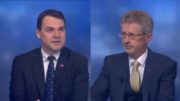 Petr Macinka (Motoristé) a Miloš Vystrčil (ODS) v Událostech, komentářích