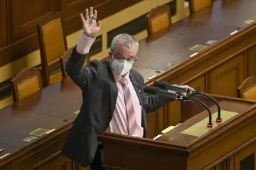 Poslanci odhlasovali nový volební zákon, mírně zvýhodňuje úspěšnější strany