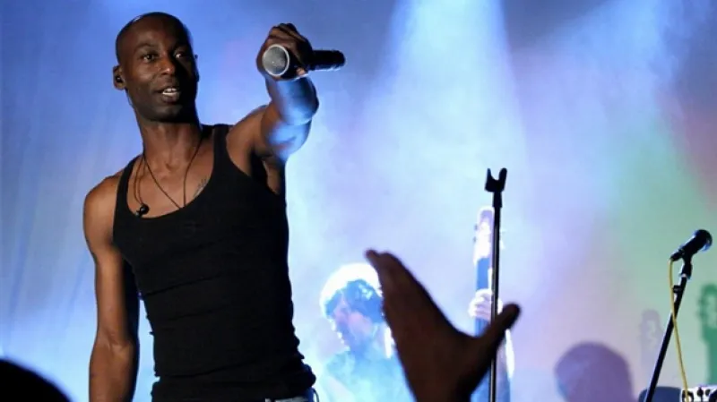 MC Chevy z kapely N.O.H.A.