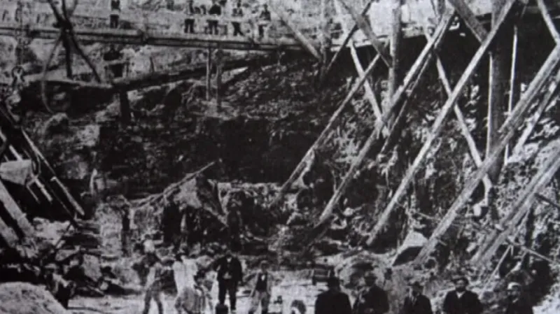 Historické snímky budování Jevišovické přehrady