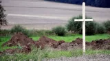 Kříž u hrobu Němců v Dobroníně