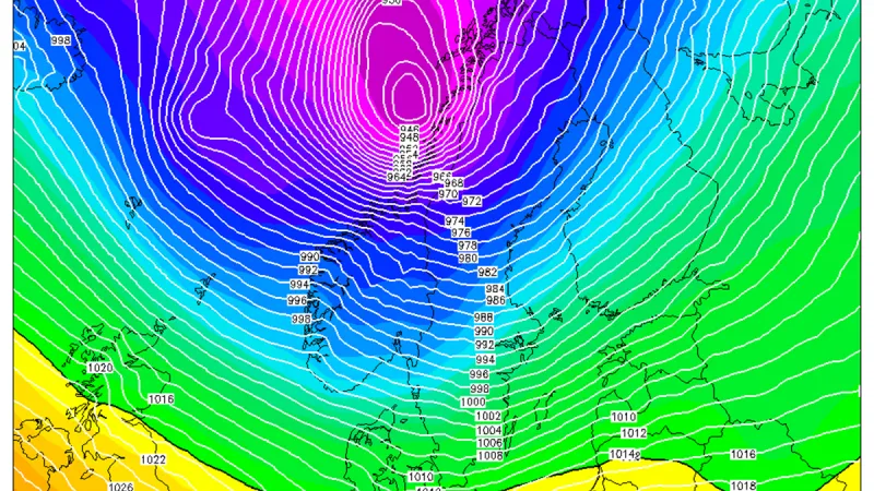 Tlaková níže Ingunn krátce po půlnoci – tlak v jejím centru byl pod hodnotou 944 hektopascalů