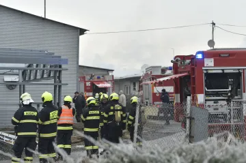 V Holasicích na Brněnsku shořela lakovna. Škody půjdou do milionů korun