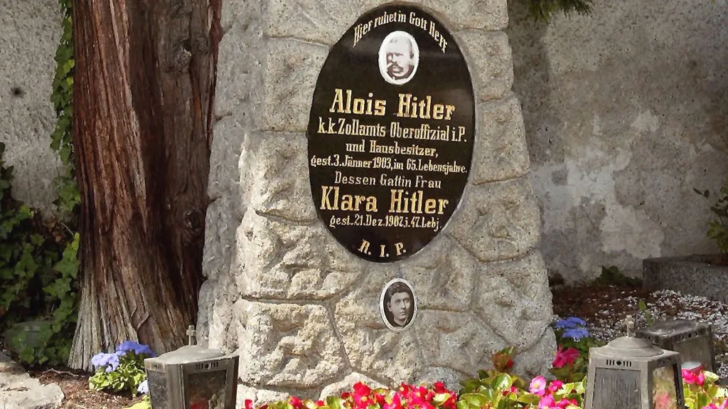 Hrob Aloise a Klary Hitlerových