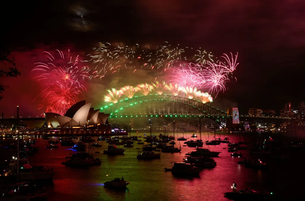 Tradičně velké oslavy příchodu nového roku pořádá australská metropole Sydney