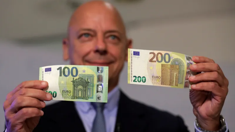 Nové bankovky v hodnotě 100 a 200 euro