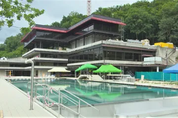 Bazén u hotelu Thermal otevře v neděli. Zahájení filmového festivalu nestihne