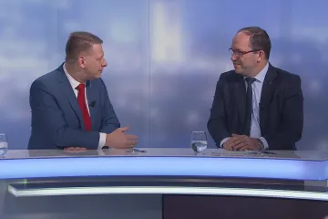 Potraviny zlevní o tři procenta, pokud dodavatelé zohlední pomoc s energiemi, tvrdí Prouza. Výborný viní z drahoty přirážky obchodníků