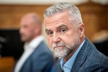 Zametání kauz, sledování konkurentů. Na Slovensku začal mimořádný proces