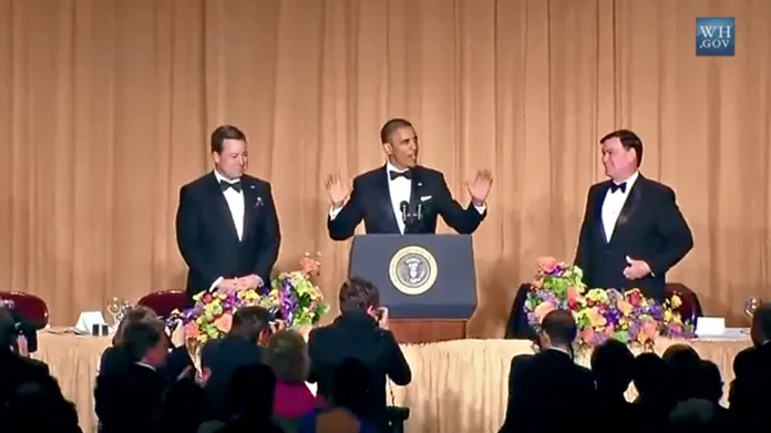 Barack Obama na slavnostní večeři pro washingtonské zpravodaje