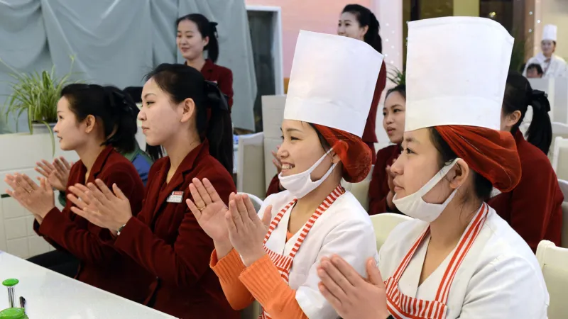 Severokorejské kuchařky se radují z odpálení rakety