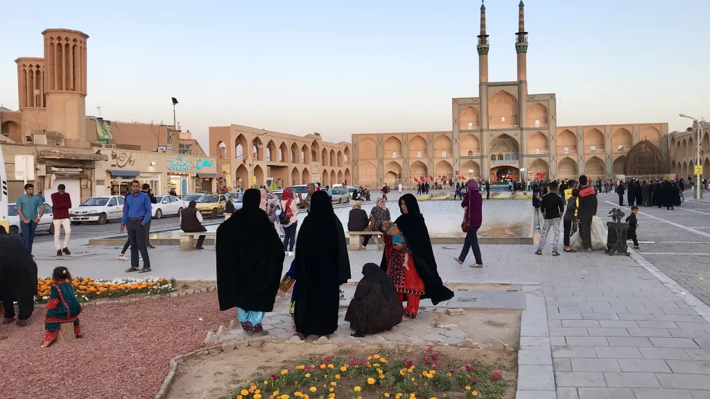 Komplex Amir Chakhmagh v íránském pouštním městě Jazd