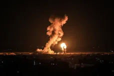 Palestinci vypálili na Izrael stovku střel, následoval protiútok a nálety na Pásmo Gazy