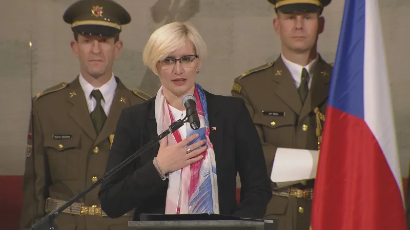 Ministryně Karla Šlechtová obdržela od Českého svazu bojovníků za svobodu medaili 1. stupně