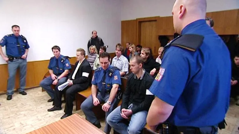 Petr Dudič a Jakub Mikula na lavici obžalovaných