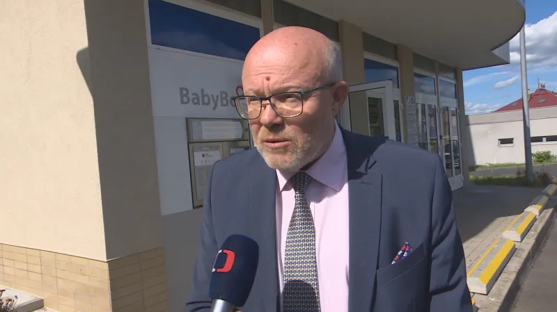 Ministr zdravotnictví Vlastimil Válek