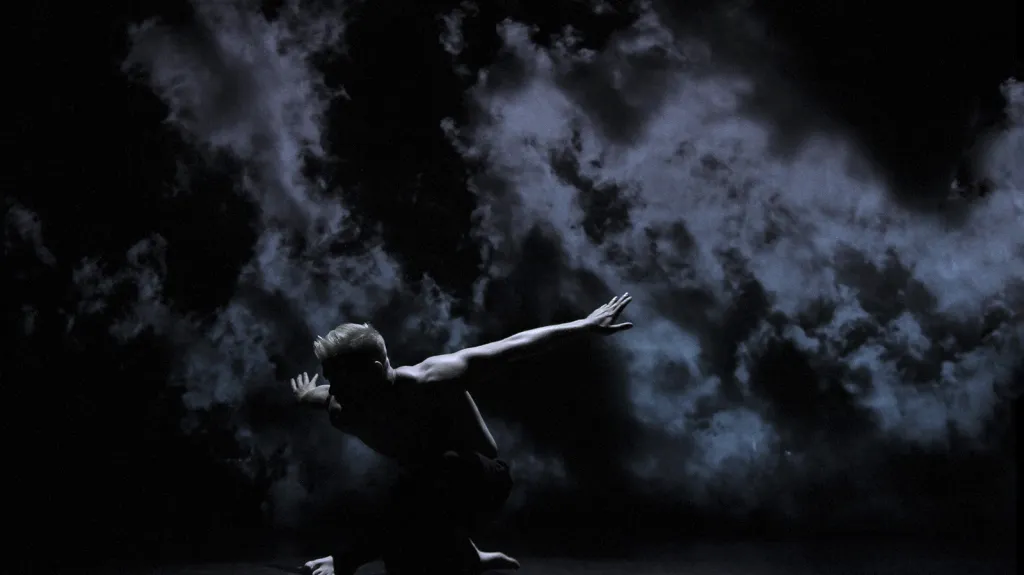 Losers Cirque Company: Vzduchem