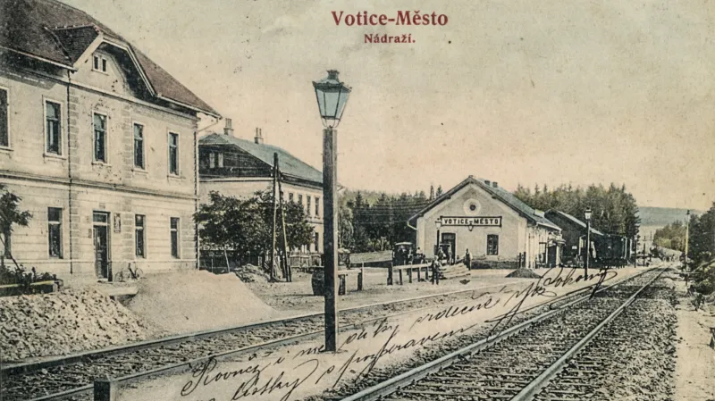 Nádraží ve Voticích před rokem 1918 a dnes